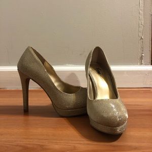 Sparkling High Heels ✨ perfect for small feet ✨